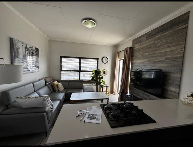 1 BEDROOM APARTMENT FOR SALE IN GREENSTONE HILL